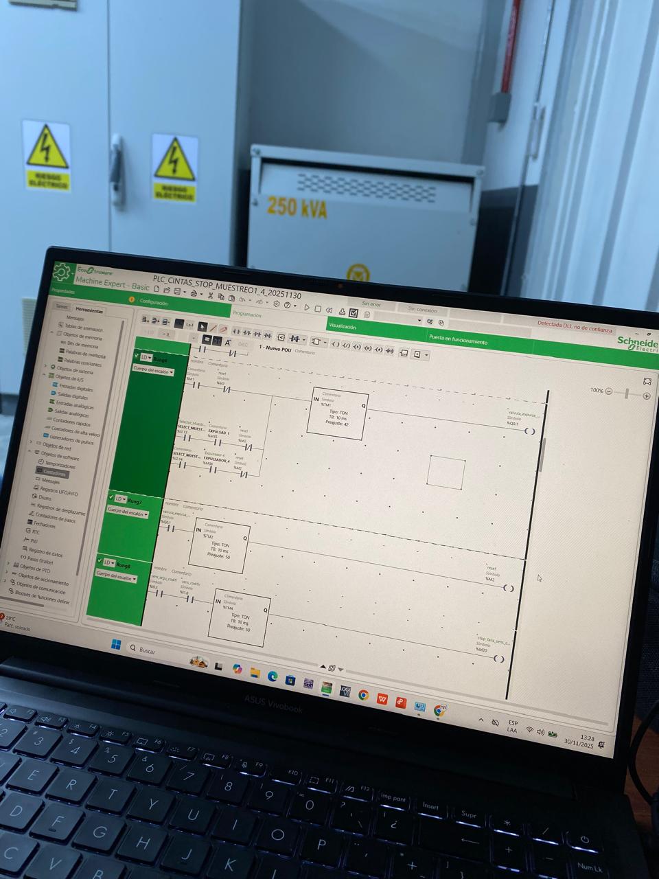 Programación de sistema de automatización industrial